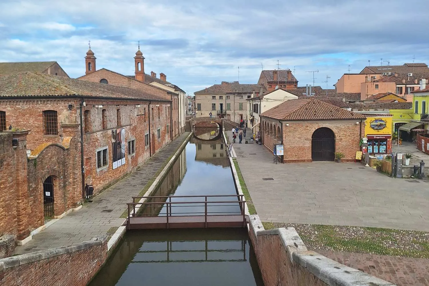Sono stata a Comacchio, la “piccola Venezia” emiliana e ti racconto un'esperienza da fare assolutamente circondati dai fenicotteri