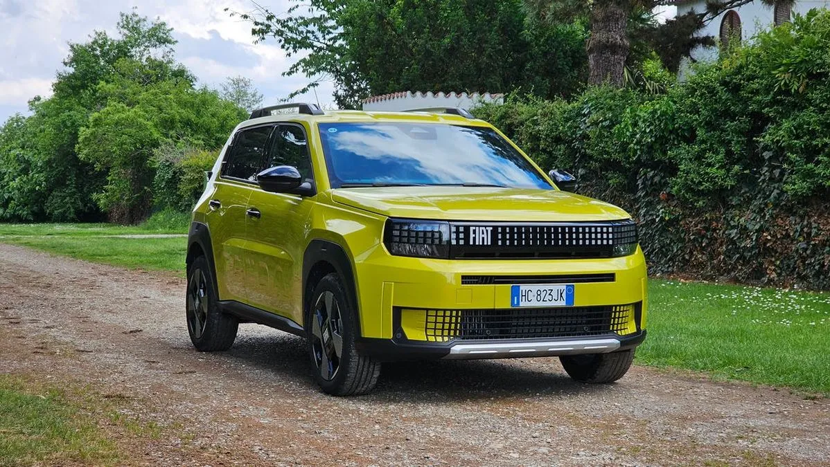 Prova Fiat Grande Panda Turbo 100: quella con il manuale (a meno di 18.000 euro!) - Video - HDmotori.it