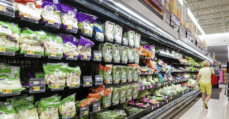 L'insalata in busta non va lavata? Ecco a cosa fare attenzione