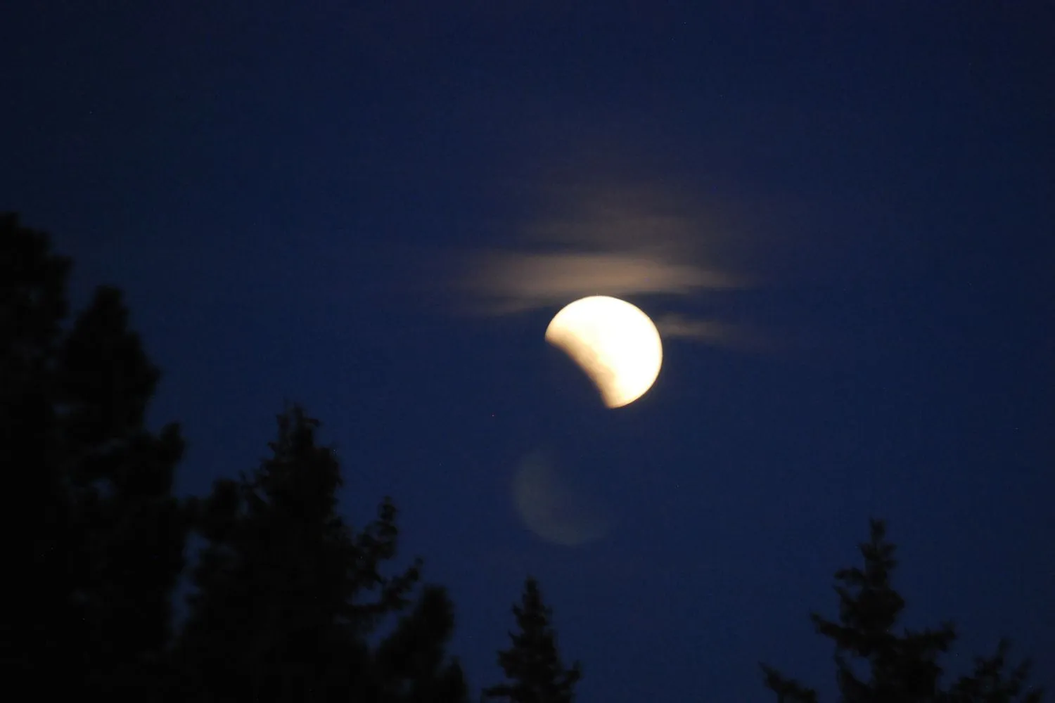 La splendida eclissi di Luna dello Storione sarà visibile anche in Italia: ecco quando e come ammirarla