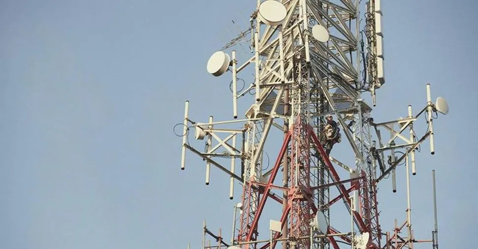 Le antenne 5G aumentano il rischio di tumore al cervello? Cosa dice la scienza