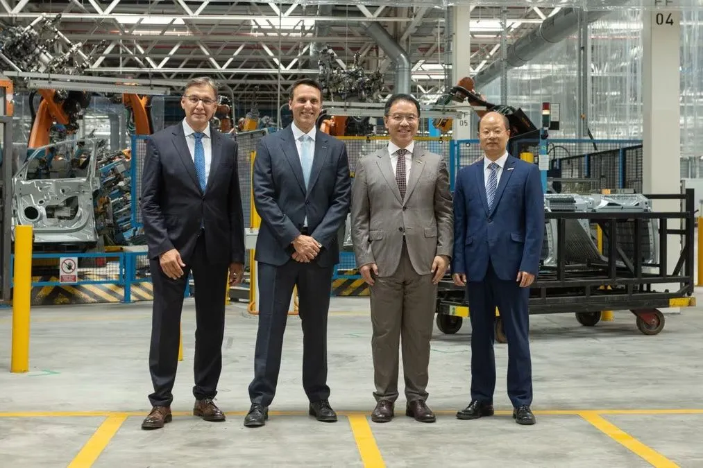 Geely e Ford uniscono le forze, nasce la joint venture per produrre auto a Valencia - HDmotori.it