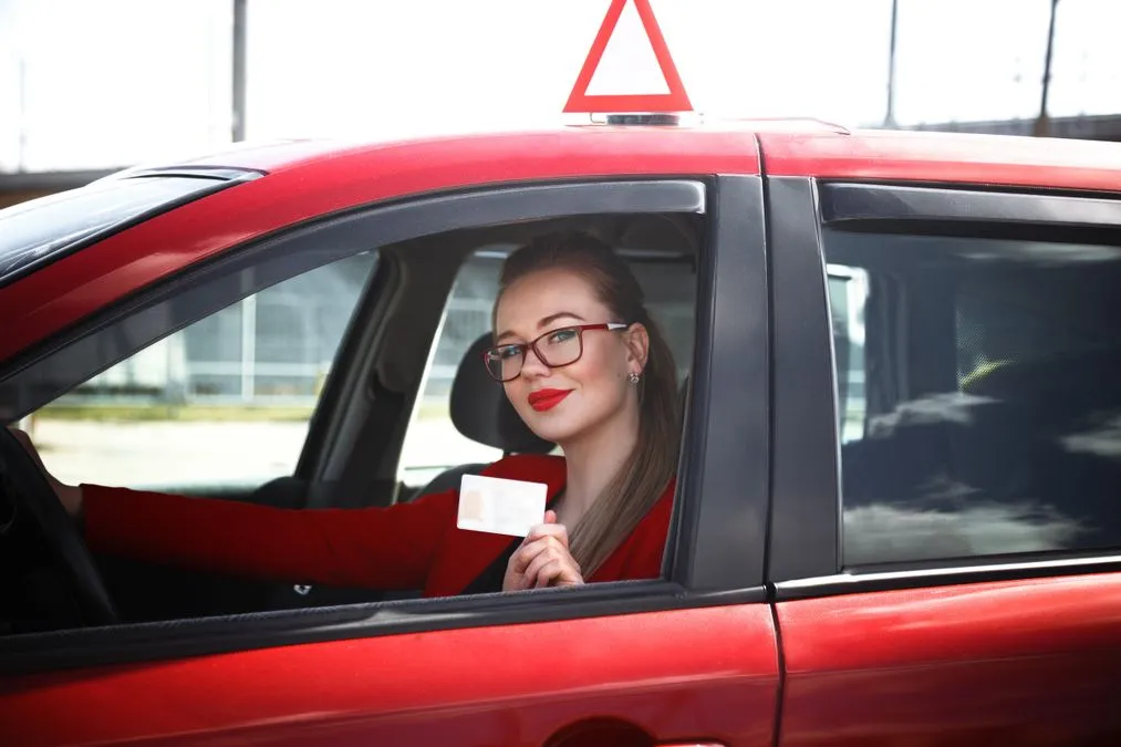 Patente B, le nuove regole volute dall'UE: dalla licenza a 17 anni a esami più duri - HDmotori.it