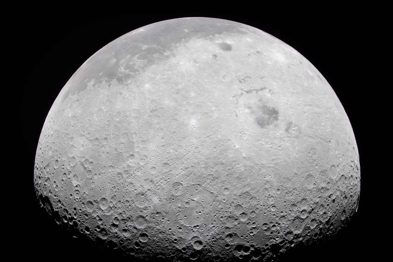 La Luna ha un nuovo cratere largo 18 metri (ed è colpa di un razzo di SpaceX)