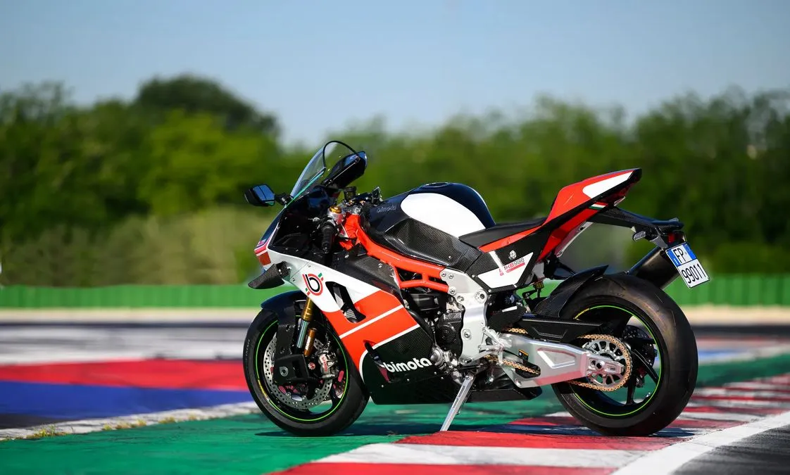 Bimota KB998 Rimini diventa stradale: tutti i segreti del MY2027 - HDmotori.it