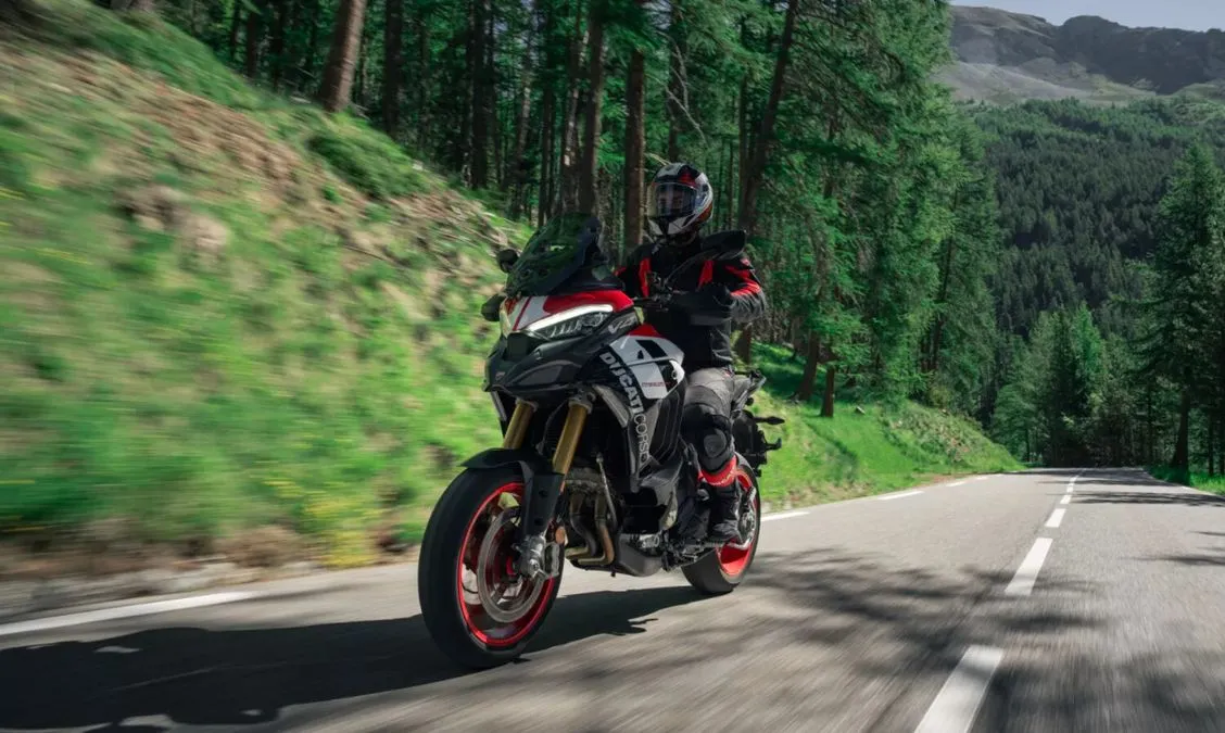 Ducati Multistrada V4 Pikes Peak 2027: tecnologia e livrea da MotoGP - HDmotori.it