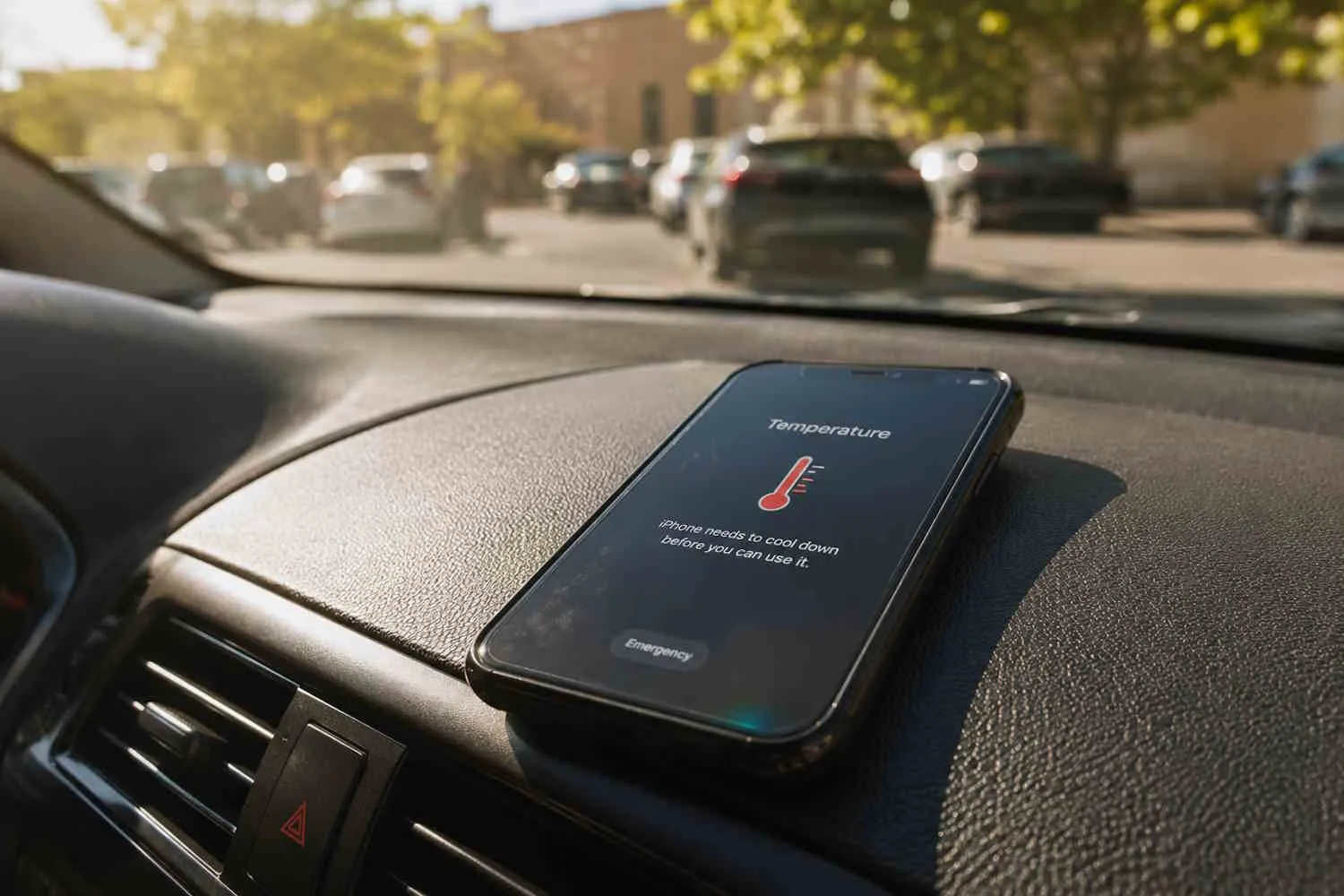 Smartphone rovente? 7 consigli da seguire subito per evitare il surriscaldamento del telefono in estate