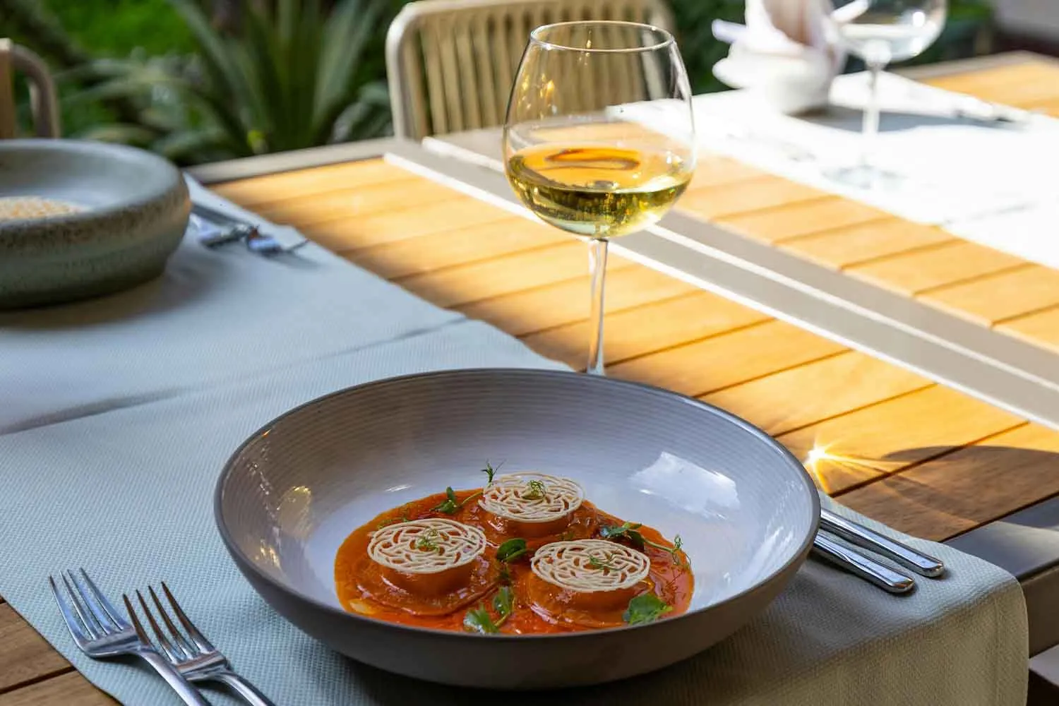 Chi mangia fuori casa ingrassa di più? Ecco cosa è emerso da un maxi studio su oltre 280.000 adulti