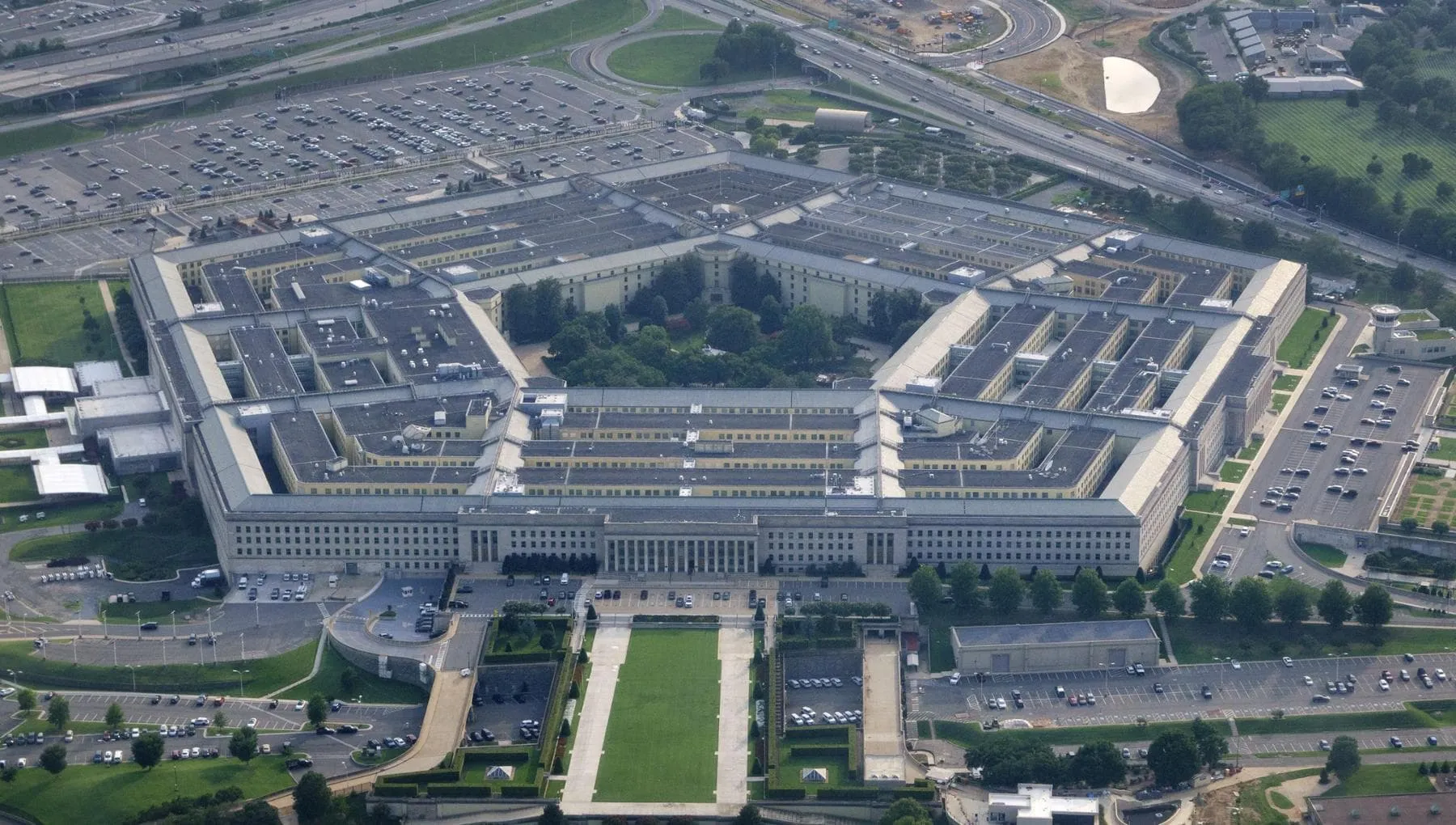 Freezer impazziti nelle basi militari Usa: il Pentagono cerca un legame con l’attacco in Francia
