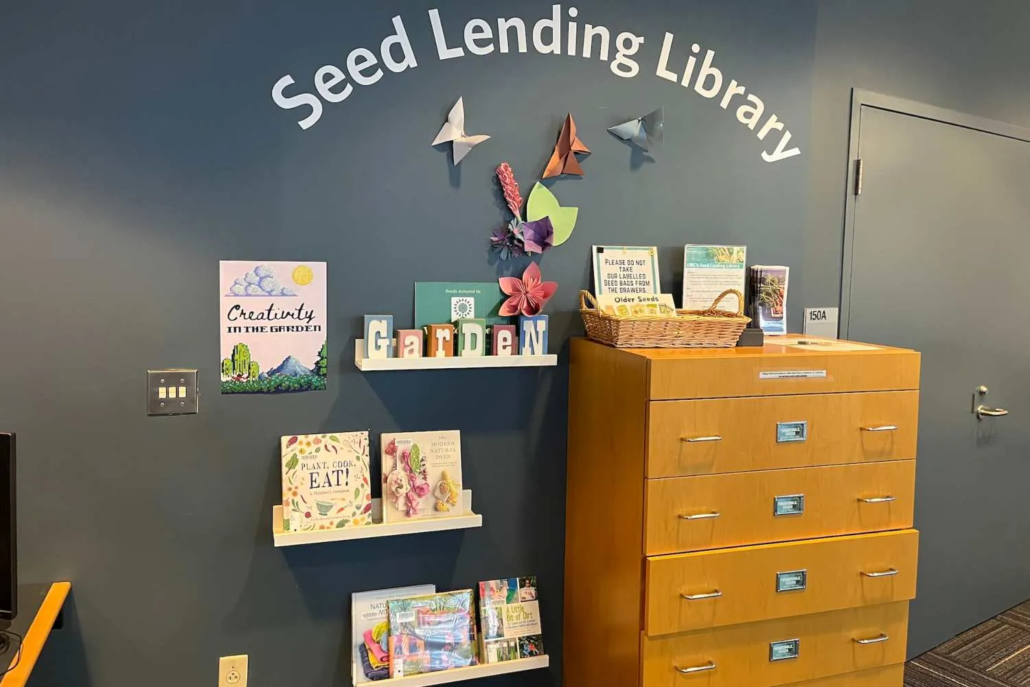 Non solo libri, in queste biblioteche si prestano semi di ortaggi e fiori (per preservare la biodiversità e condividere i raccolti)