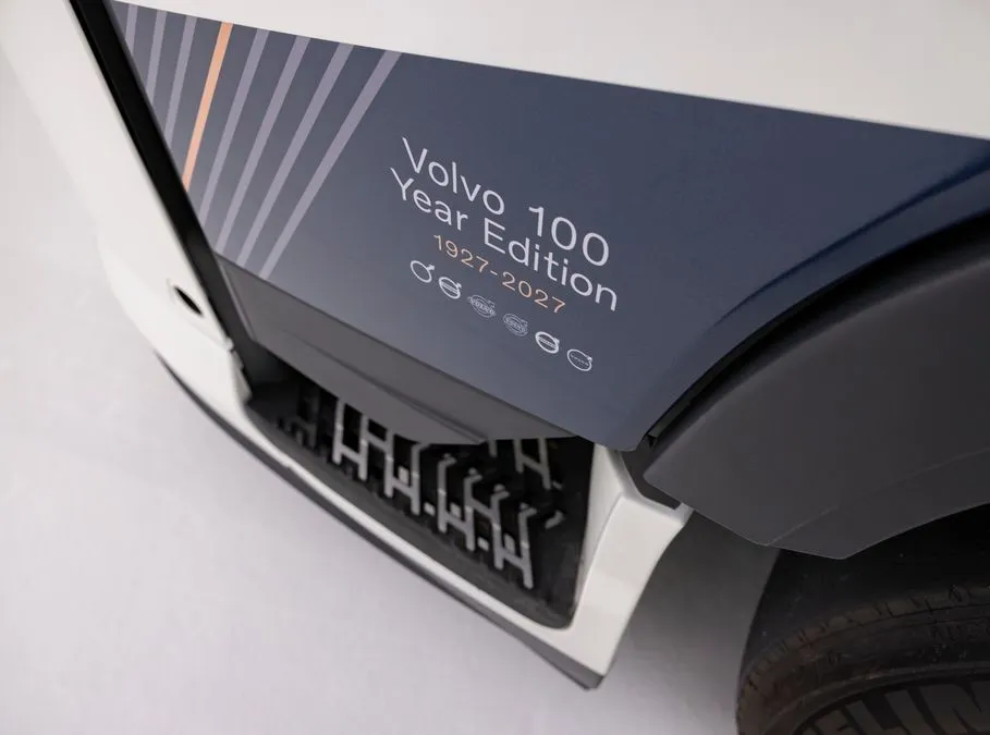 Volvo Trucks celebra il centenario con la nuova "100 Year Edition" - HDmotori.it