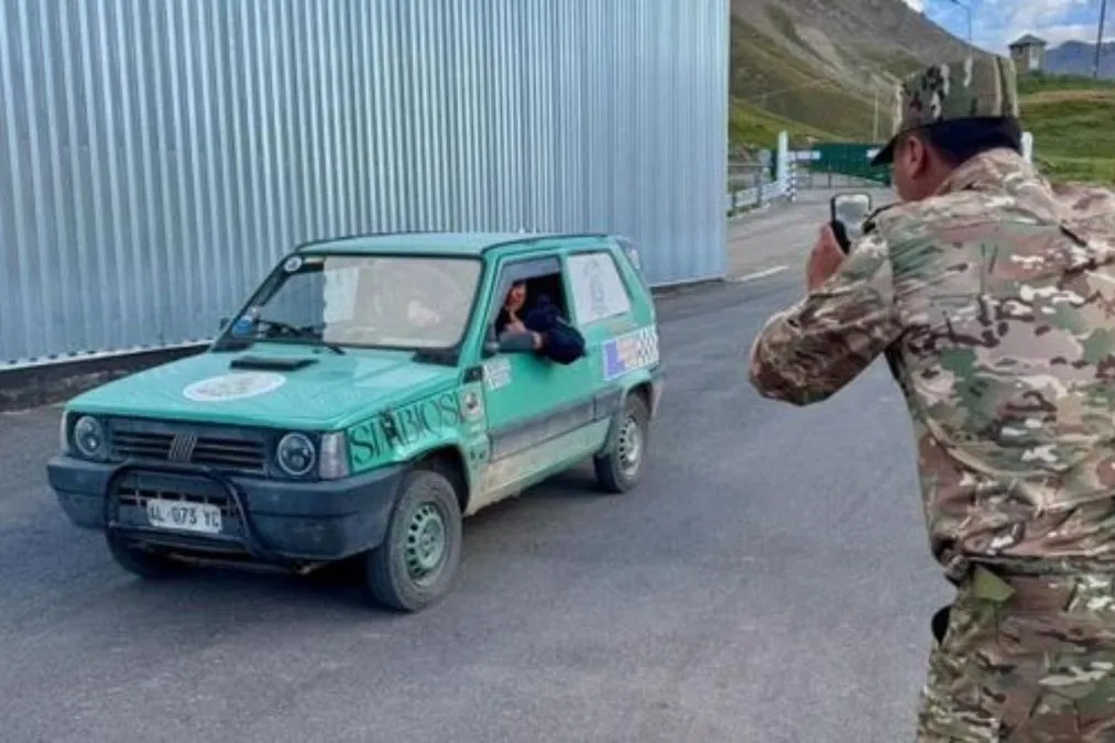 Dall’Italia al Kazakistan in una FIAT Panda di quasi 30 anni: avventura epica - HDmotori.it