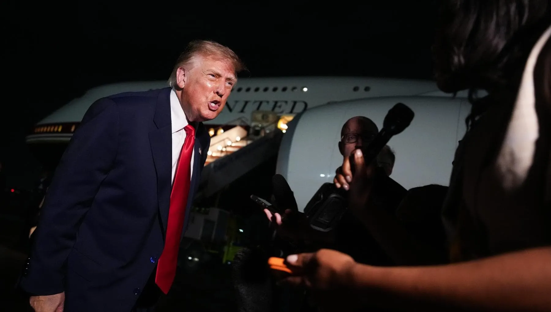Trump contro i freni all’IA: “Una cospirazione malata”