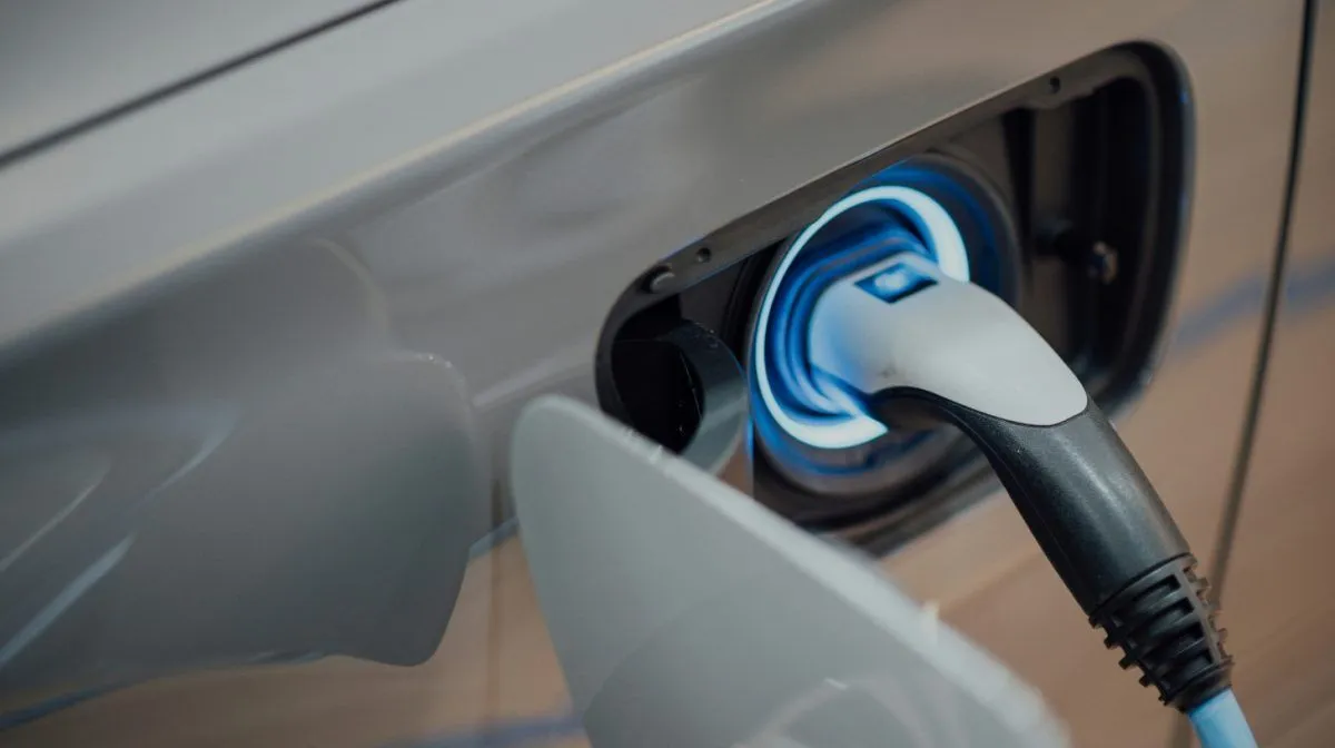 Auto usate ibride ed elettriche, quasi 4 su 10 hanno elementi di rischio - HDmotori.it