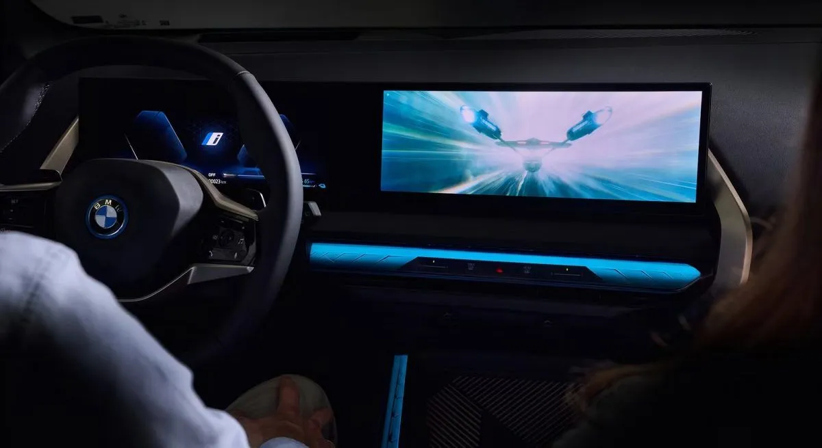 BMW va oltre al touch: arrivano gli ologrammi 3D nell'abitacolo? - HDmotori.it