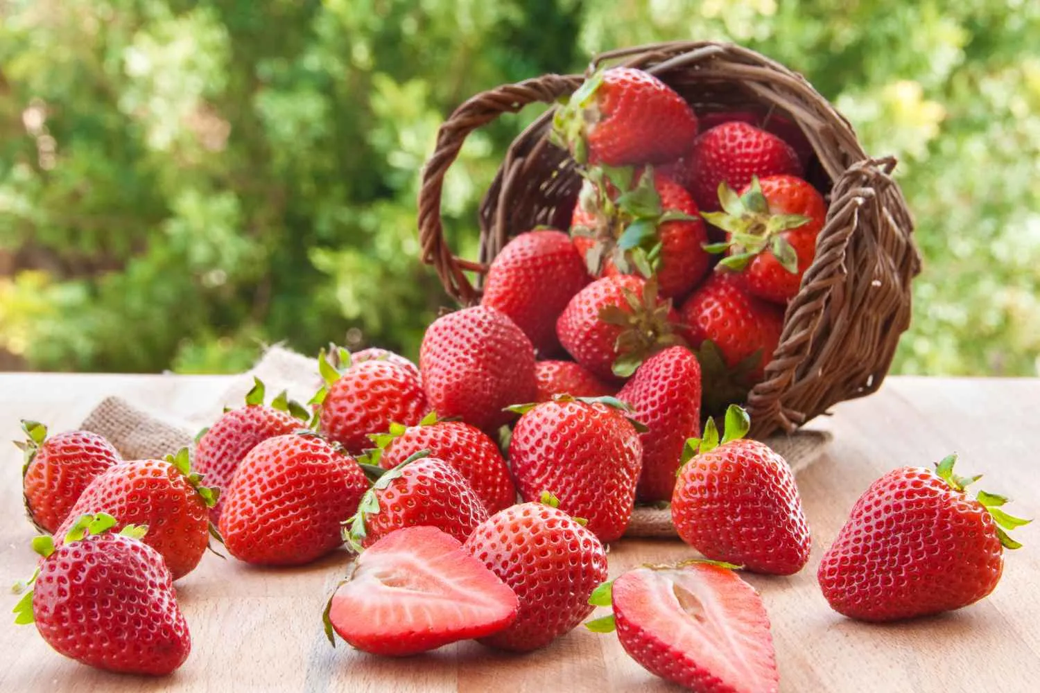 Quando una fragola è davvero buona non serve lo zucchero: 6 ricette che lo dimostrano