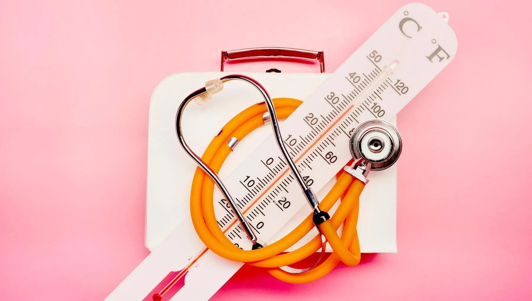 Non solo disidratazione, il caldo estremo è collegato a oltre 30 diagnosi diverse