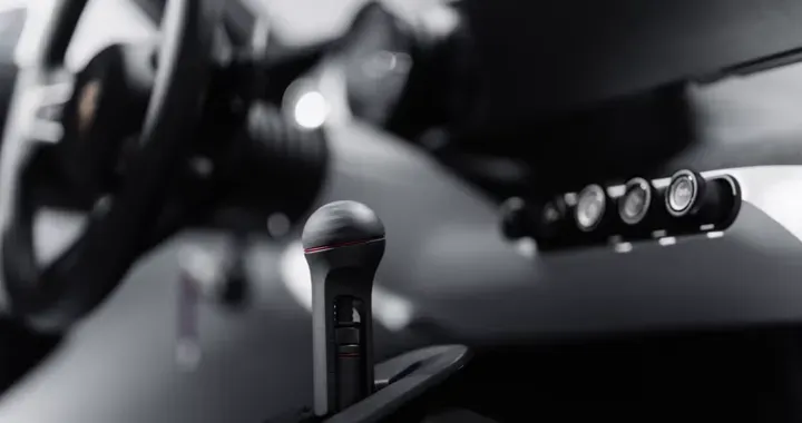 Porsche come Ferrari, brevettato il cambio manuale simulato: simula resistenza ingranaggi - HDmotori.it
