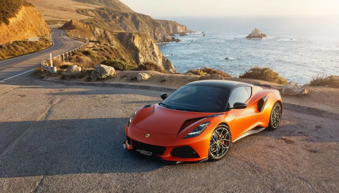 Nuova Lotus Emira 420 Sport, più cavalli, meno peso e un segreto nel tetto - HDmotori.it