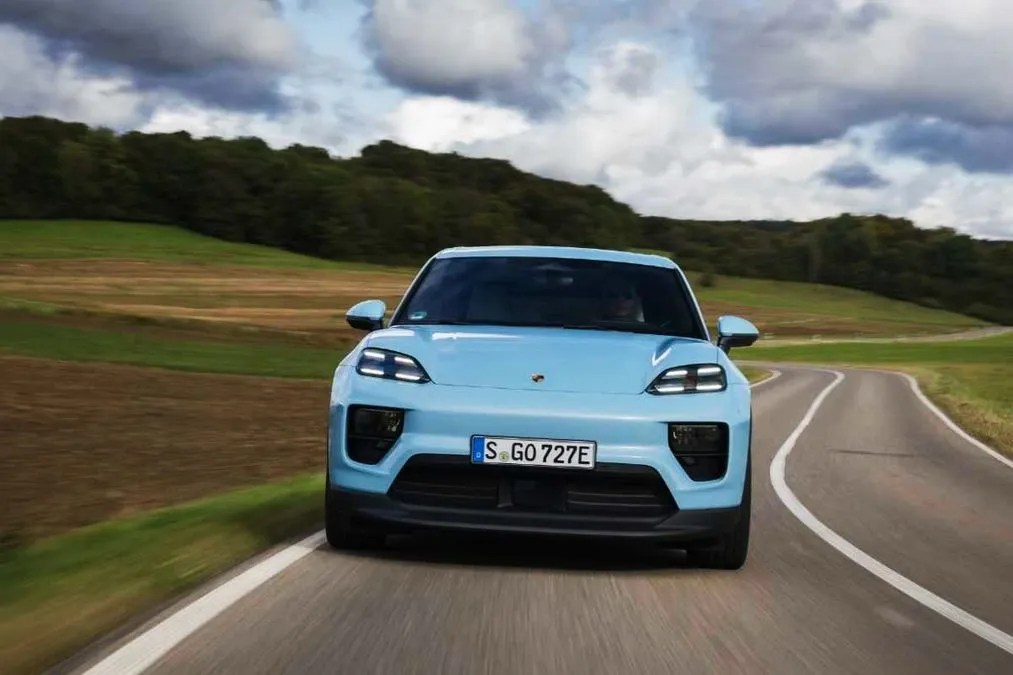 Porsche, elettrico in stand-by: ecco quando torna la Macan a benzina - HDmotori.it