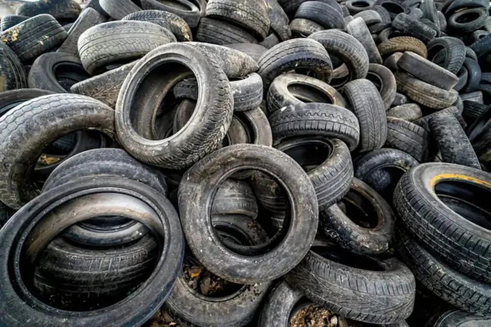 Pneumatici riciclati sotto le strade, l'esperimento per contrastare gelo e fango - HDmotori.it