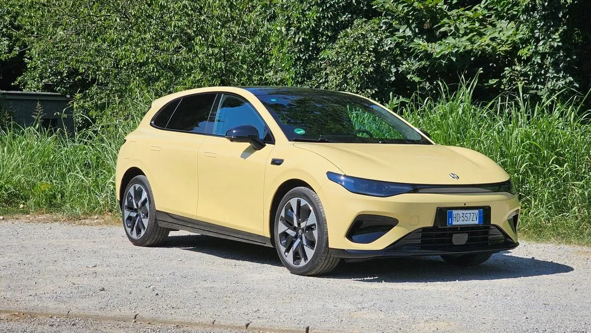 Leapmotor B05, la prova: dinamica e divertente ha fatto tuning a Balocco! Video - HDmotori.it
