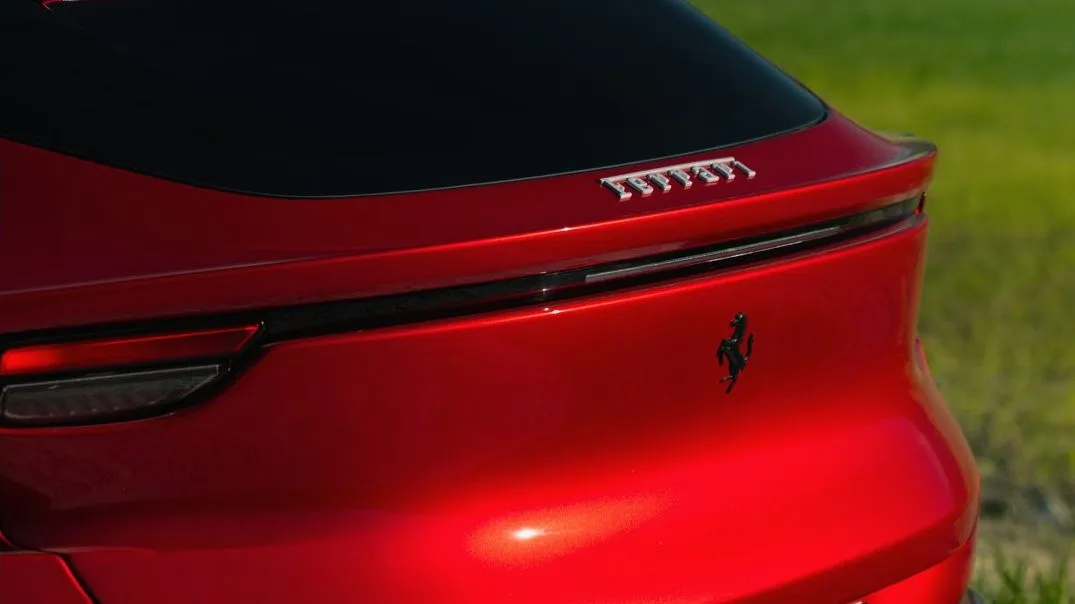 Ferrari brevetta i fanali che diventano alettoni attivi - HDmotori.it