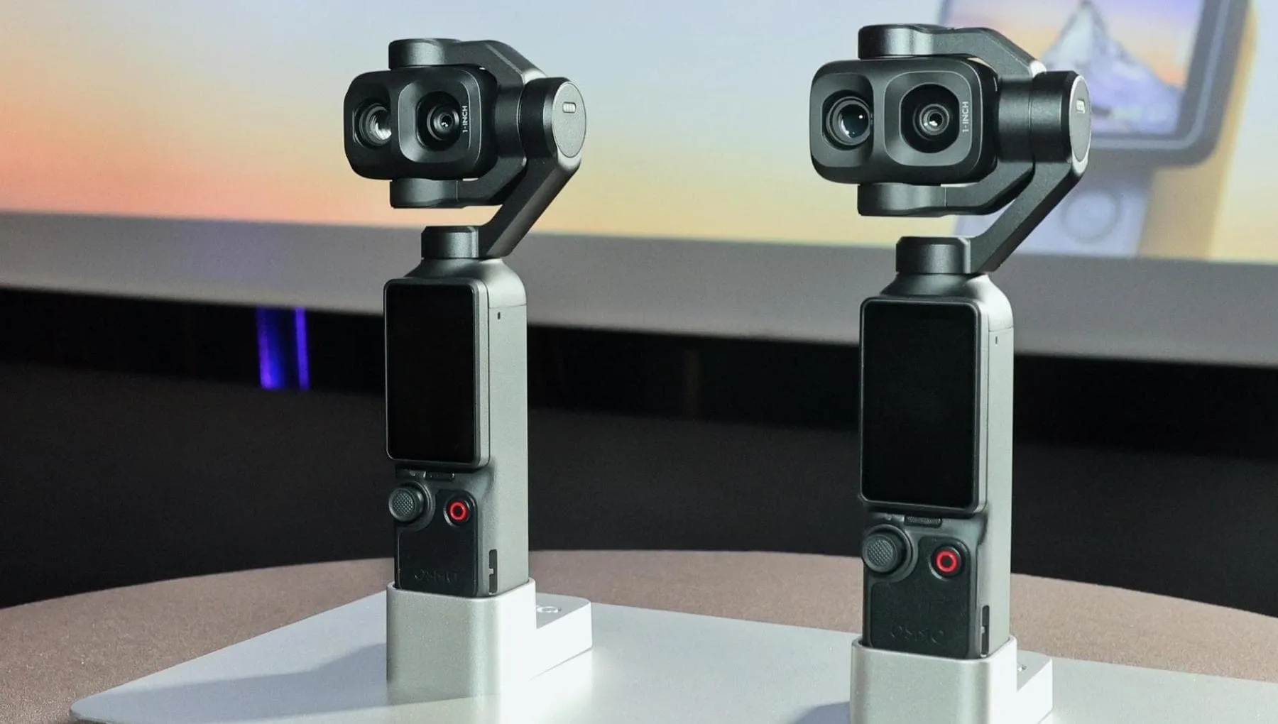 DJI svela Osmo Pocket 4P, la fotocamera con gimbal per il cinema