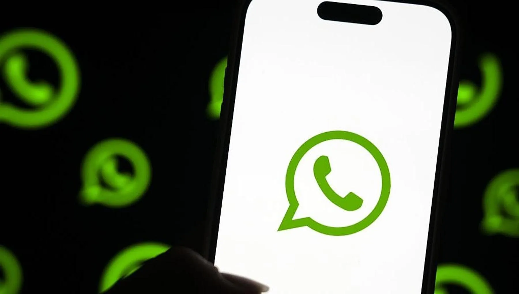 L’Europa ordina a Meta di riaprire WhatsApp ai chatbot rivali: “Libertà di scelta per cittadini UE”