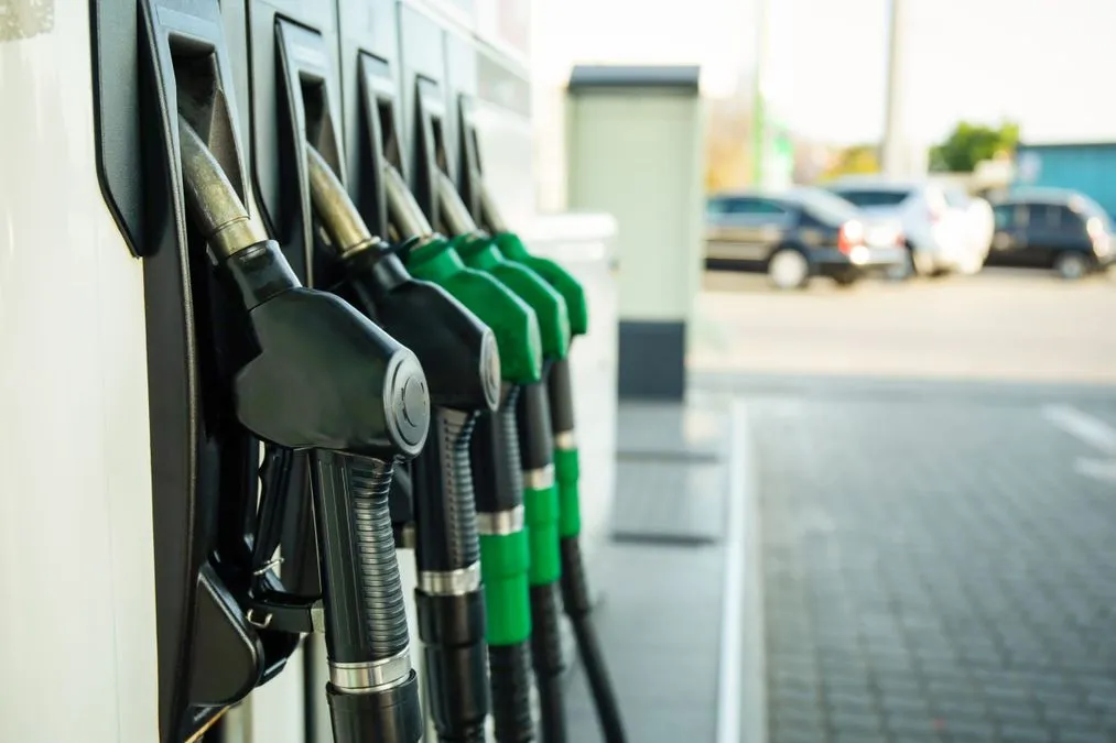 Davvero fare il pieno con questo caldo è pericoloso? Facciamo chiarezza - HDmotori.it