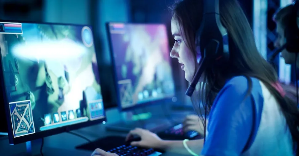 Videogiochi, in Italia mercato stabile a 2,4 miliardi, cresce il tempo di gioco