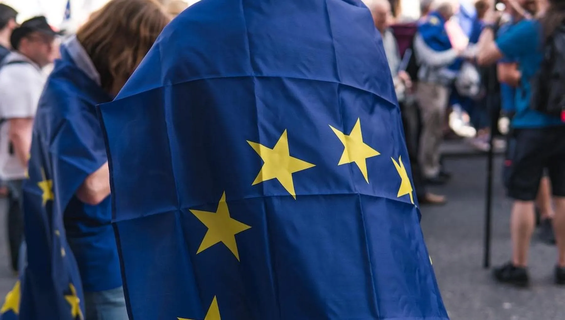 L’Ue stringe su ChatGpt, Reddit e Roblox. Cosa cambia davvero con il DSA