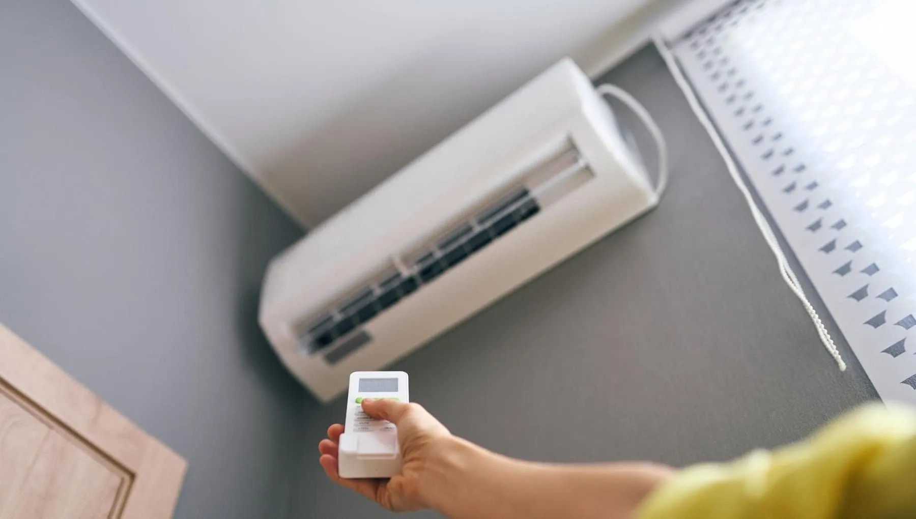 Caldo e aria condizionata, gli effetti sul nostro corpo. Come sbloccare collo e schiena