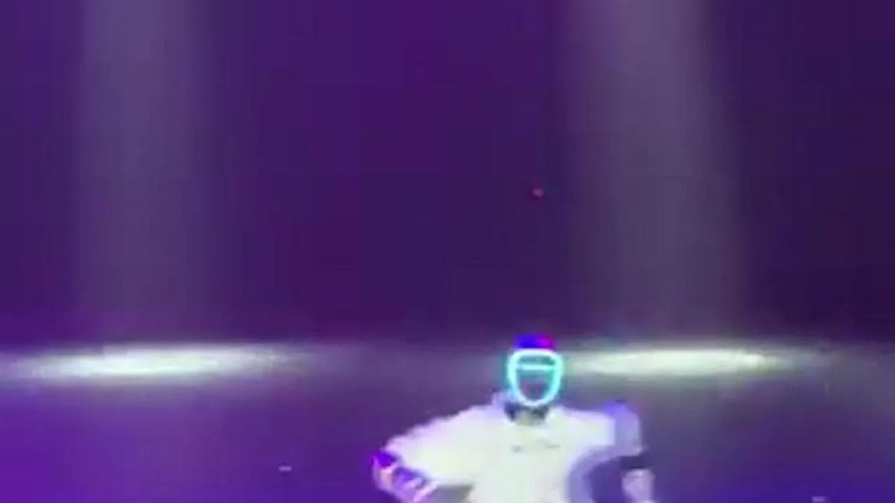L'umanoide imita Michael Jackson ma il moonwalk finisce male: è una lezione sulla robotica