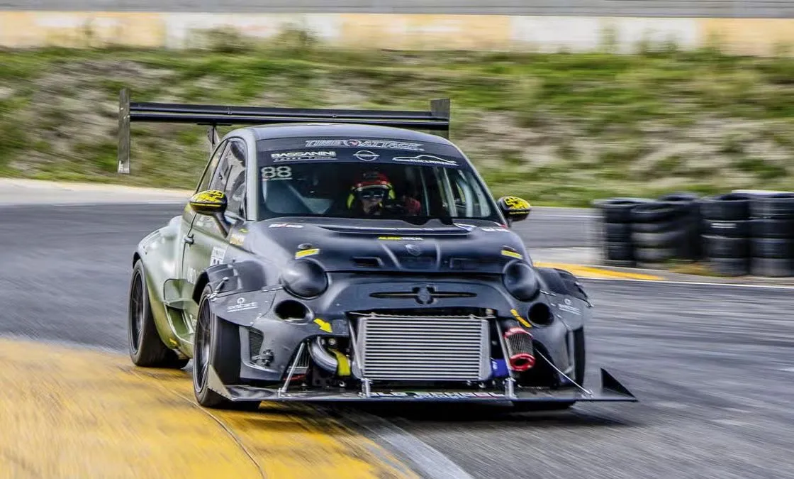 La Abarth 695 più folle di sempre: un mostro da 600 CV sulle ruote anteriori - HDmotori.it