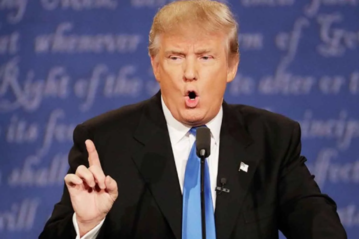 Trump sospende le richieste per i visti d’immigrazione: cosa cambia per chi parte dall’Italia