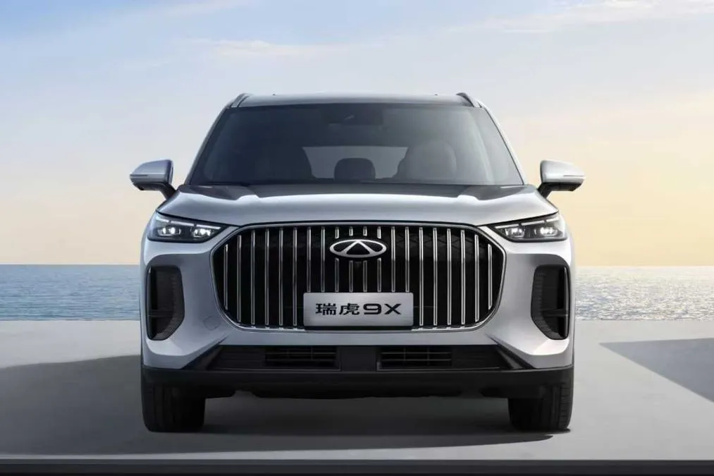 Dalla Cina arriva in Italia un SUV dall'autonomia che supera i 1.000 km: 140 km in EV - HDmotori.it
