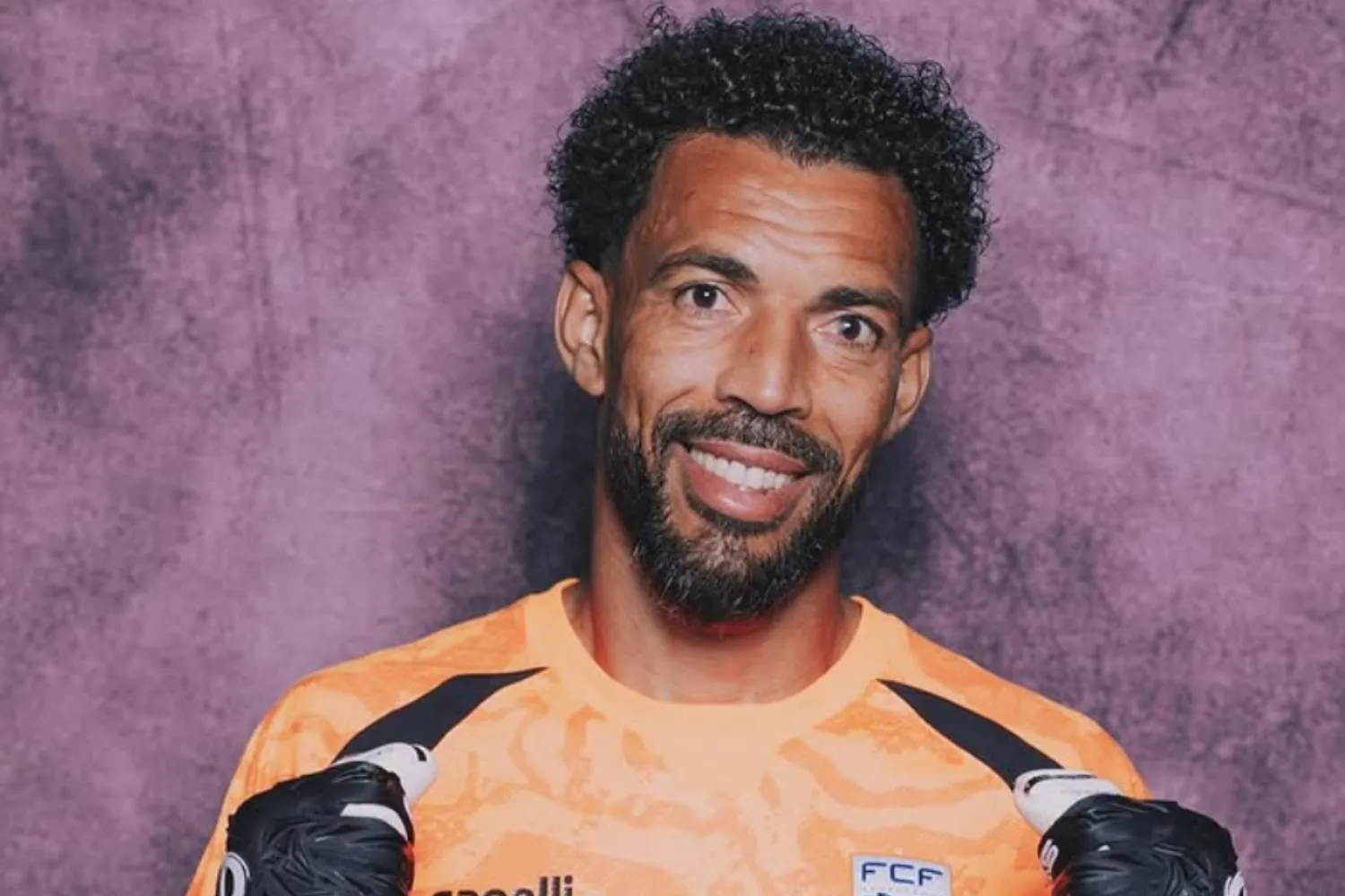 Il miracolo di Vozinha ai Mondiali, il portiere eroe 40enne di Capo Verde che ha fermato la Spagna: "ho pianto per i miei nonni e mia madre"