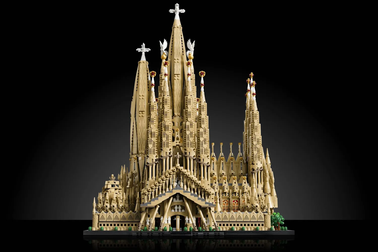 Lego, da novembre sarà in vendita il set più grande del mondo, la Sagrada Familia in scala (ma il prezzo non è per tutti)