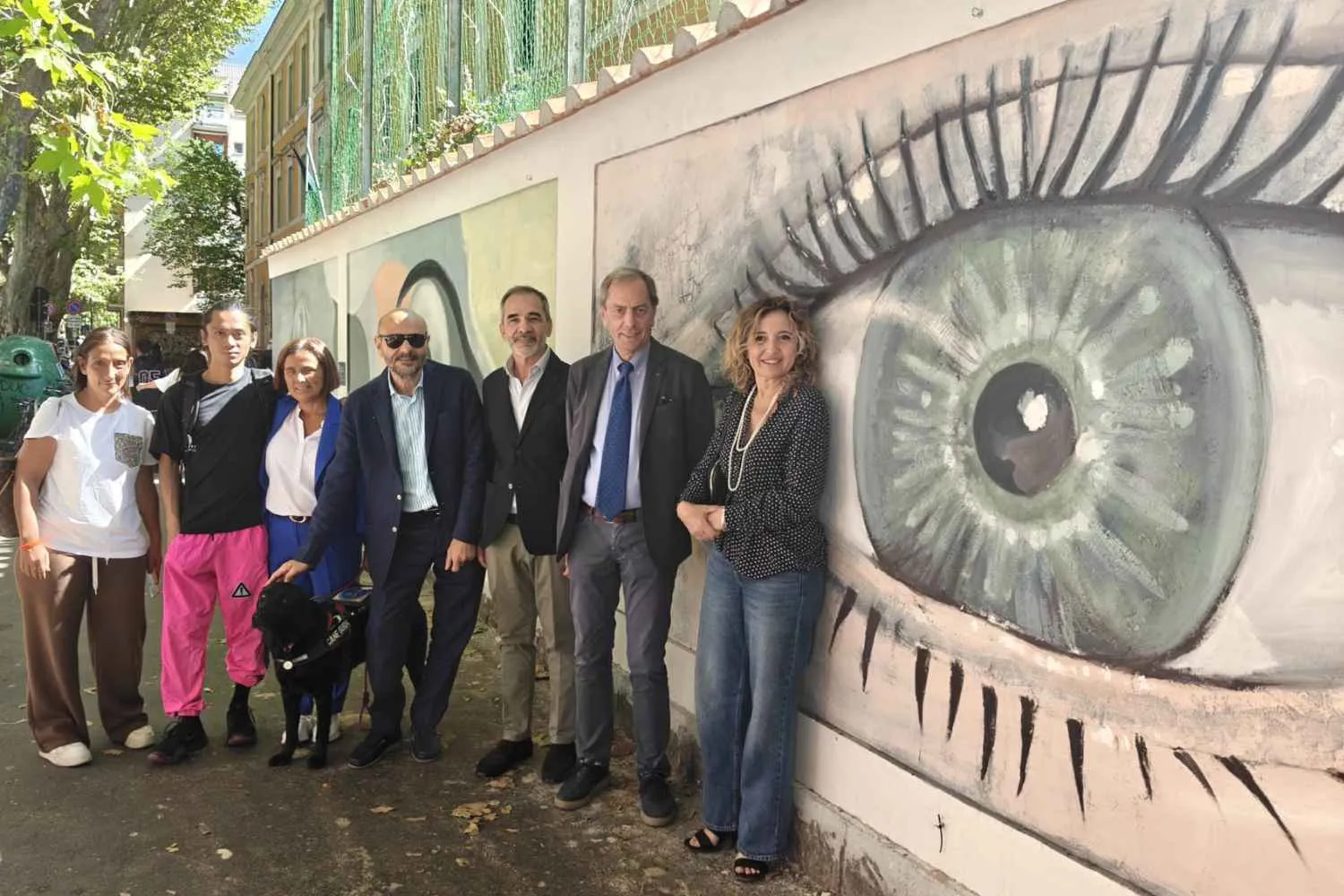 A Roma il primo murale che si può "leggere" con le mani: l'arte diventa così accessibile anche a chi non vede