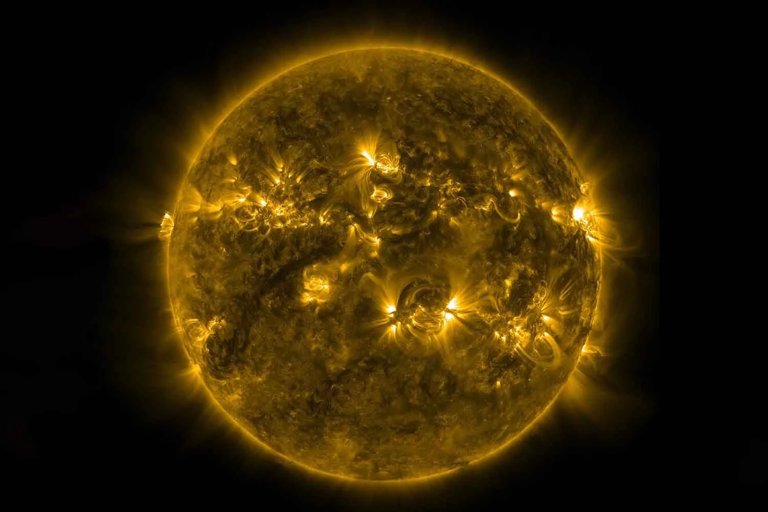 Il Sole ha un “battito” nascosto che sta cambiando sotto la superficie: cosa può significare per la Terra?