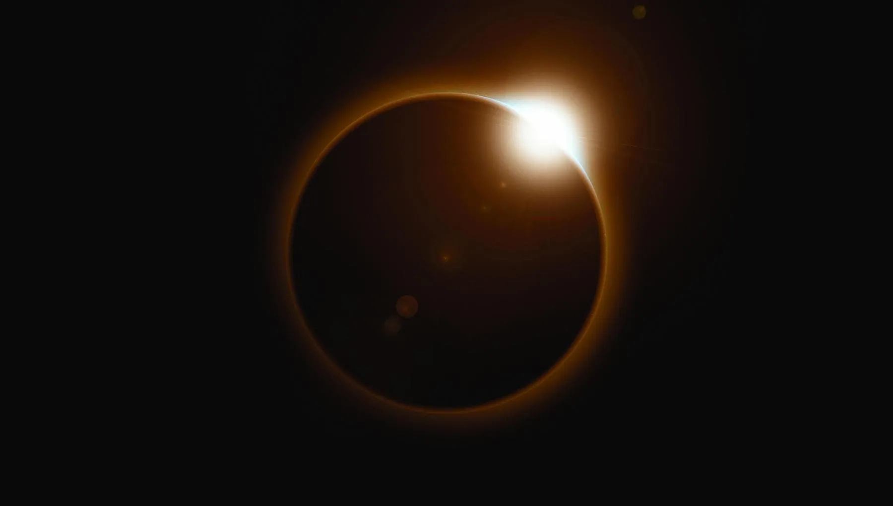 Eclissi solare del 12 agosto, come vederla senza rischi per la vista