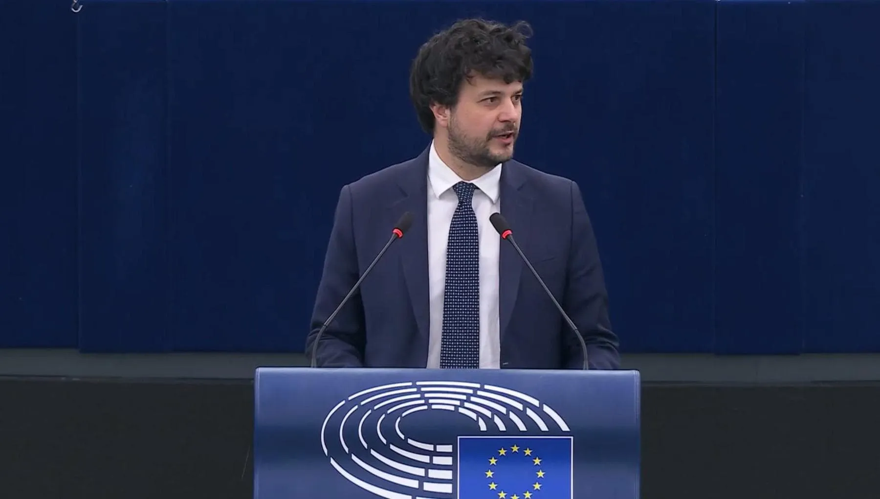 Decreto IA, Benifei: “Ue dovrebbe contestare la procedura d'urgenza sul riconoscimento facciale”