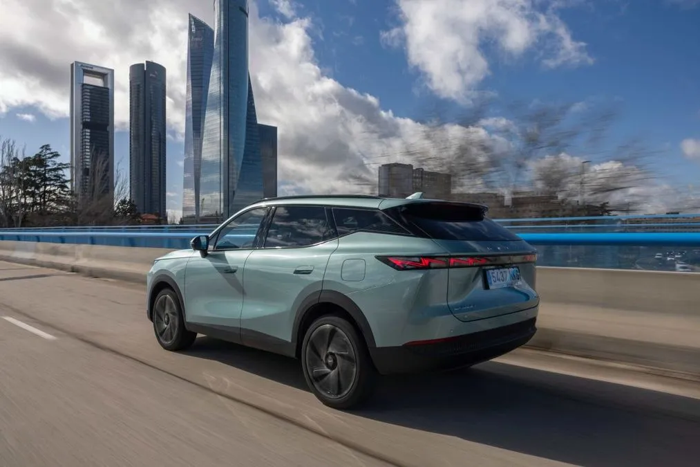 OMODA 7, debutta la full hybrid con batteria da 5 kWh: più autonomia in EV - HDmotori.it