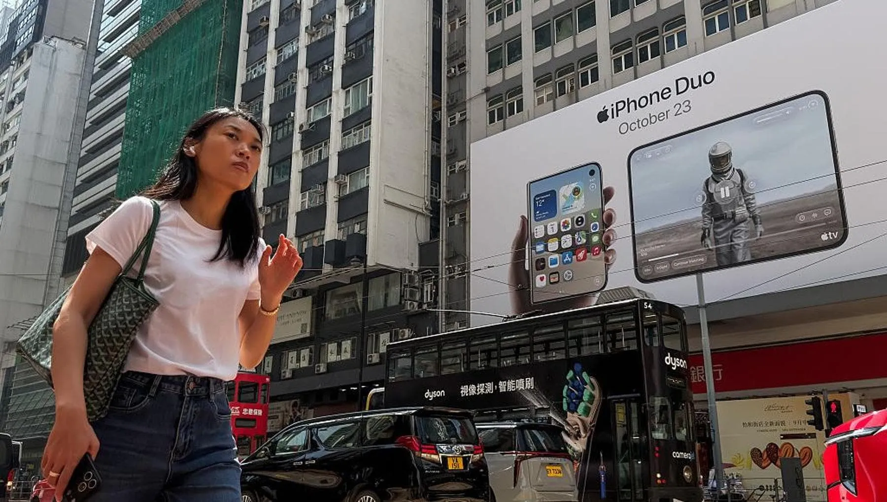La tassa nascosta dell’IA. Perché gli algoritmi ci fanno pagare di più gli smartphone