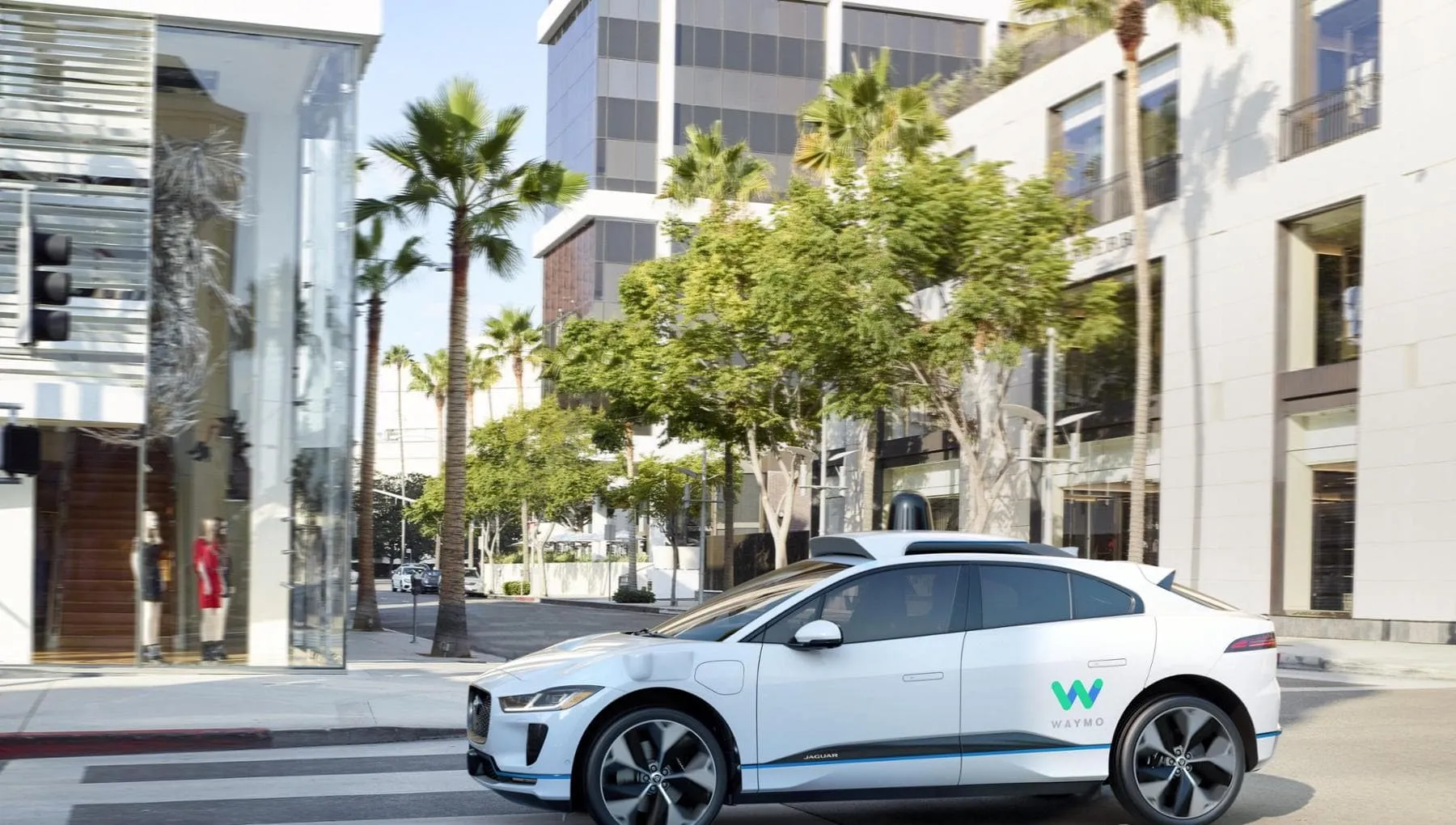 I robotaxi guardano lontano ma le persone e la politica li guardano con sospetto