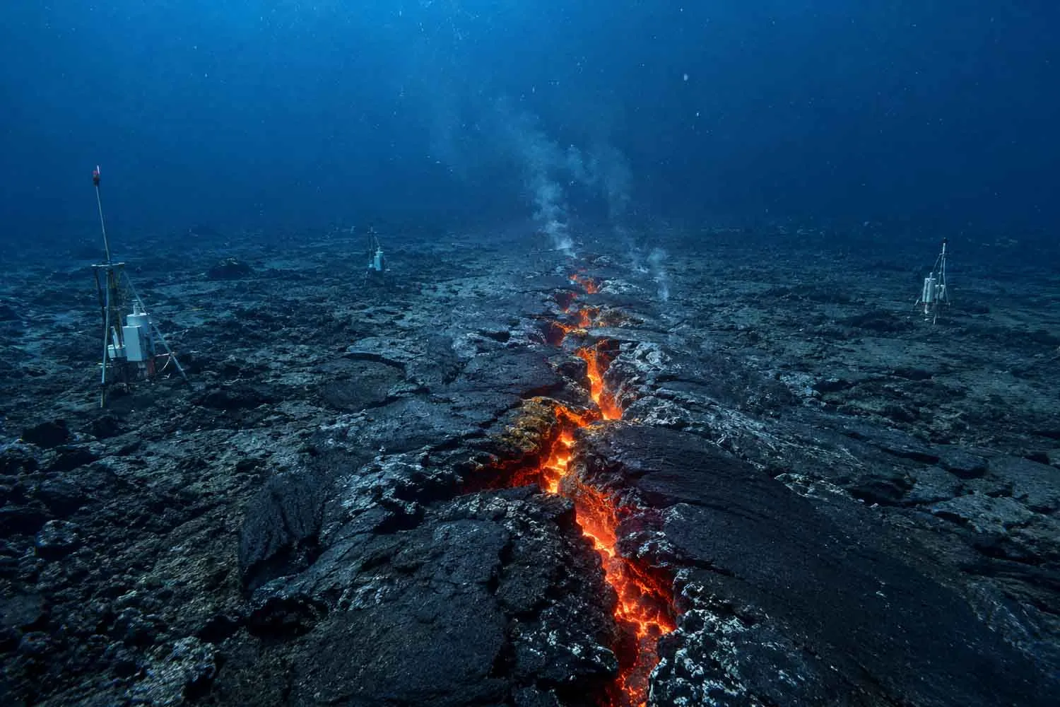 Per la prima volta abbiamo visto nascere la crosta oceanica: 160 milioni di metri cubi di lava in 16 giorni
