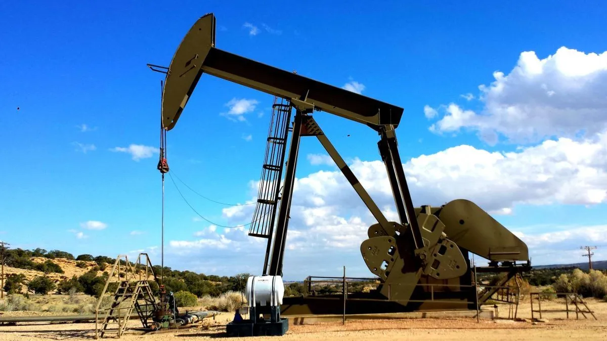 Petrolio, prezzi in forte aumento: verso una crisi peggiore del 1973? - HDmotori.it