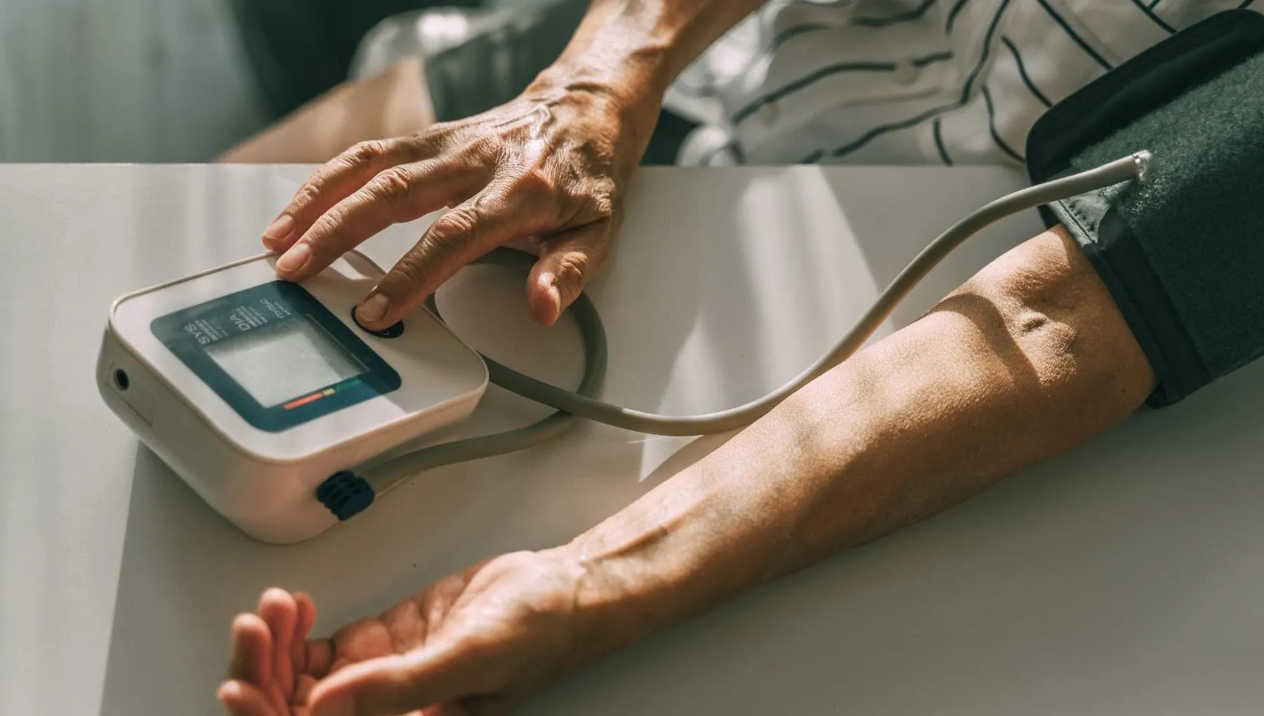 Pressione, qual è la posizione giusta del braccio per avere dati precisi