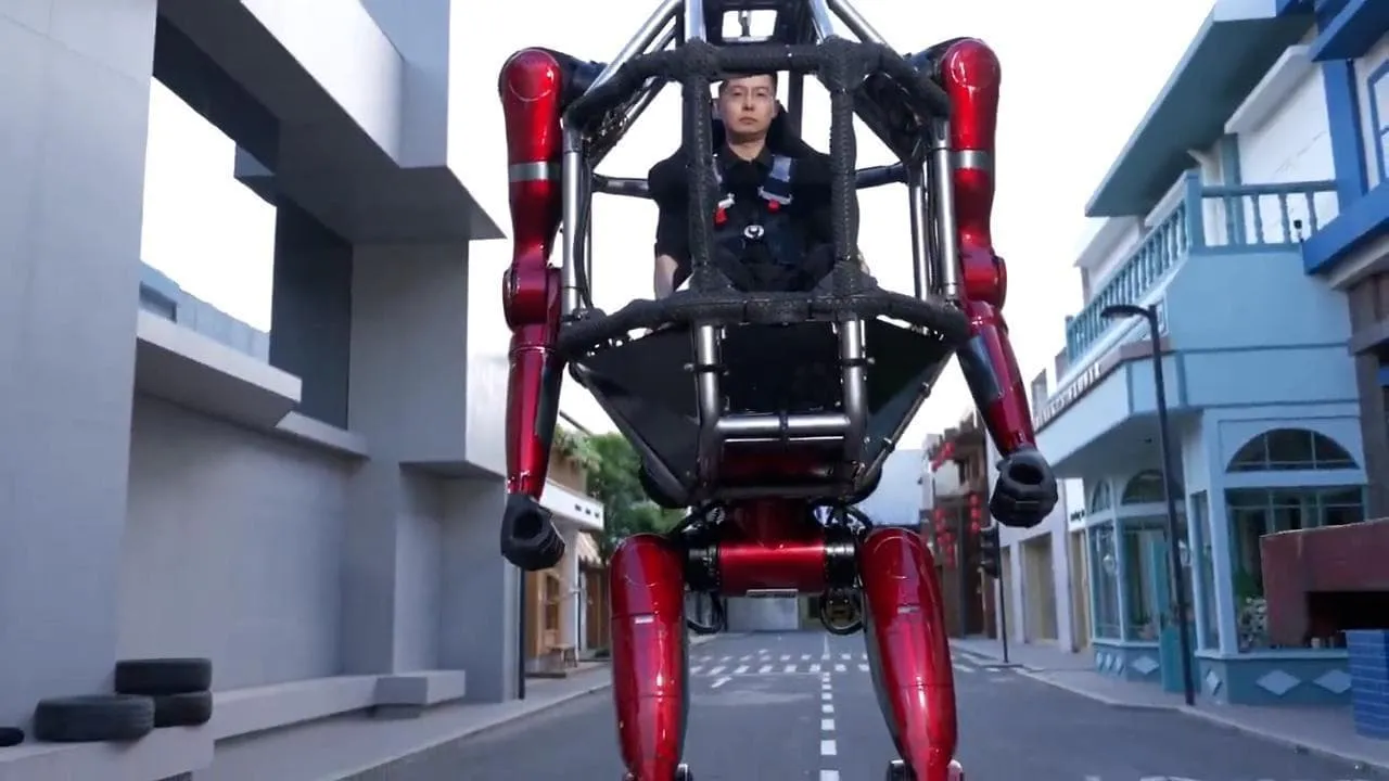 Come in Avatar: l'armatura robot cinese da 650mila dollari